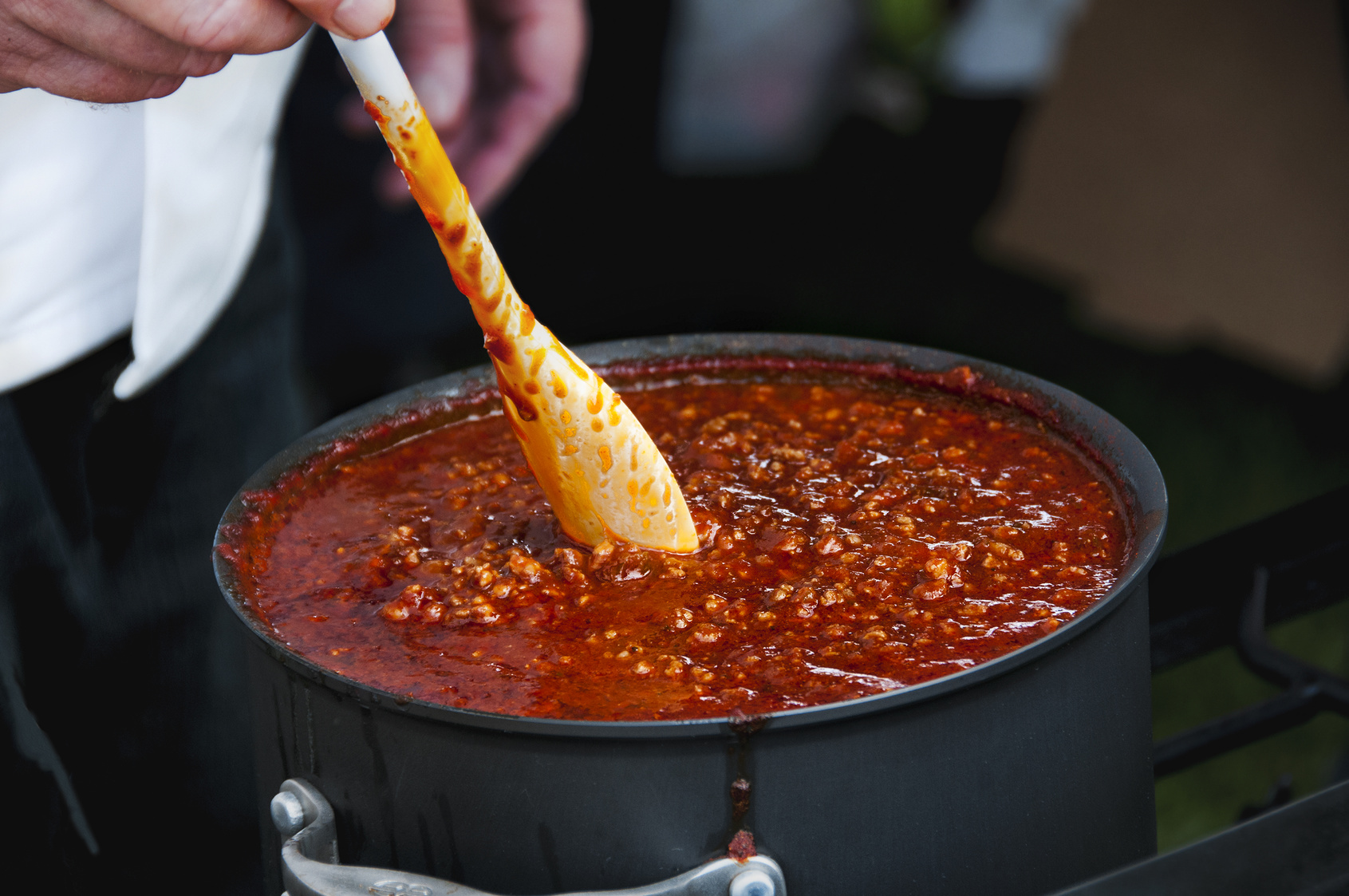 Hold the finger: Wendy's 'Chili Finger Lady' legend explored as brand  reportedly set to launch its famed chili in grocery stores